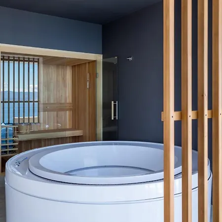 Sky Pool * Medveja